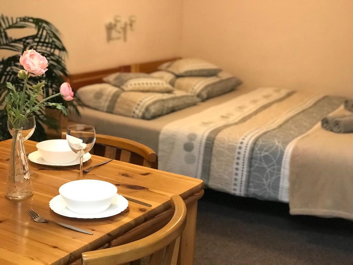 Pension Crhan Микулов Экстерьер фото