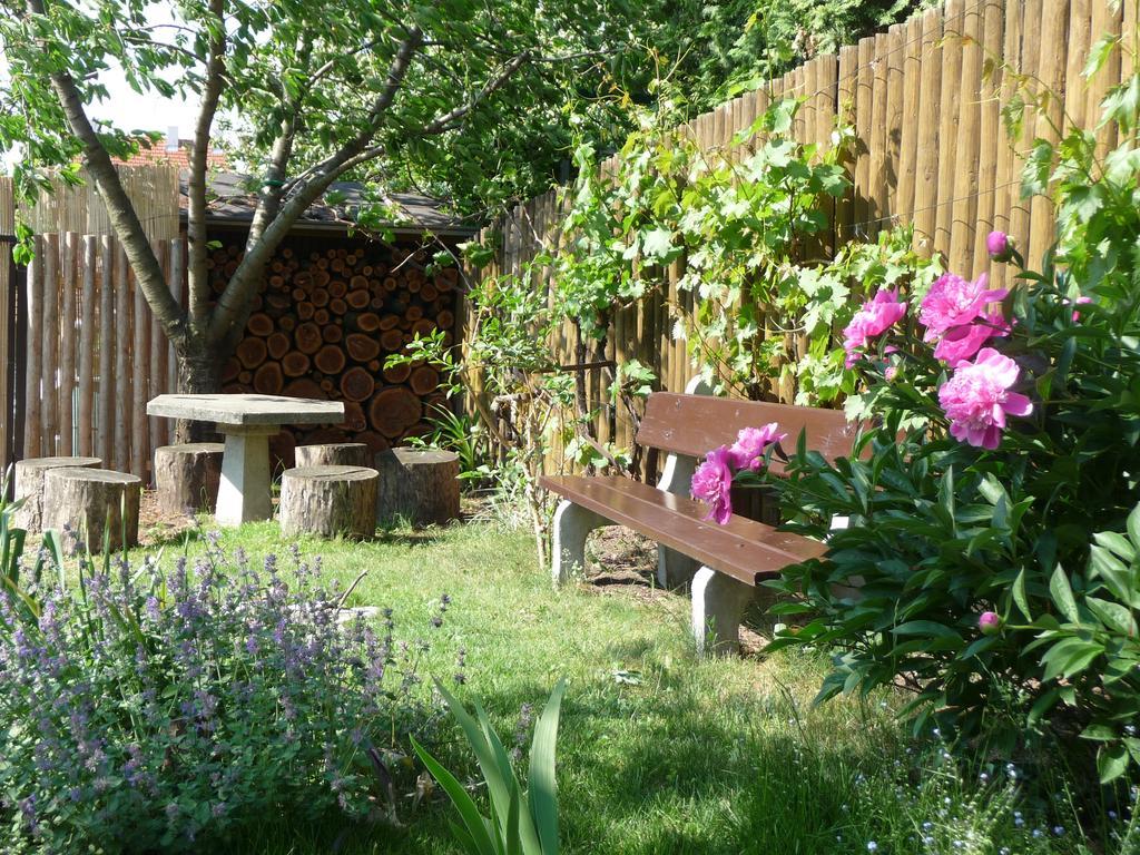 Pension Crhan Микулов Экстерьер фото