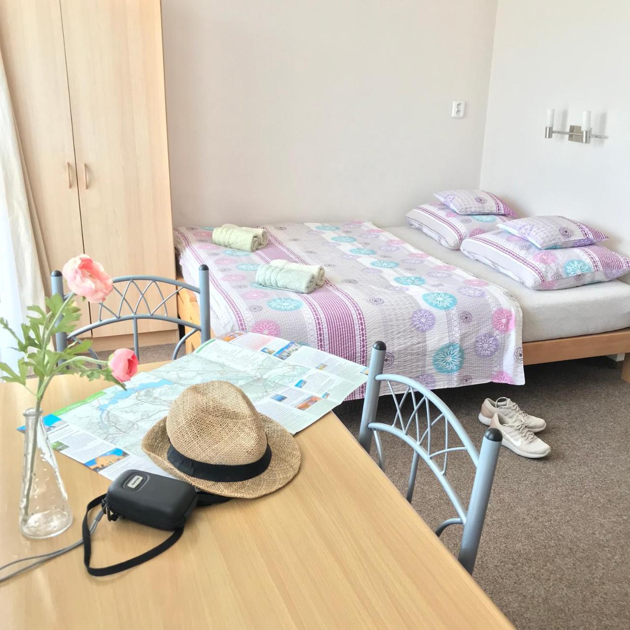 Pension Crhan Микулов Экстерьер фото
